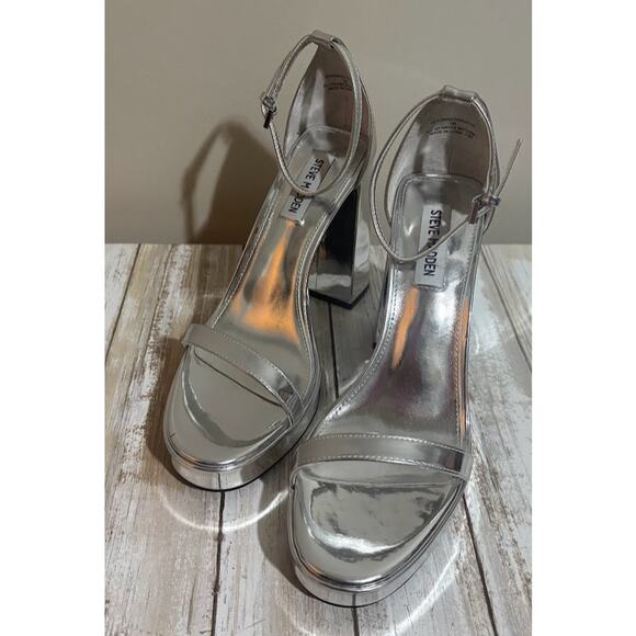 Steve Madden Women's Veronika Silver Platform Sandal Size 9M NWB - Picture 2 of 9